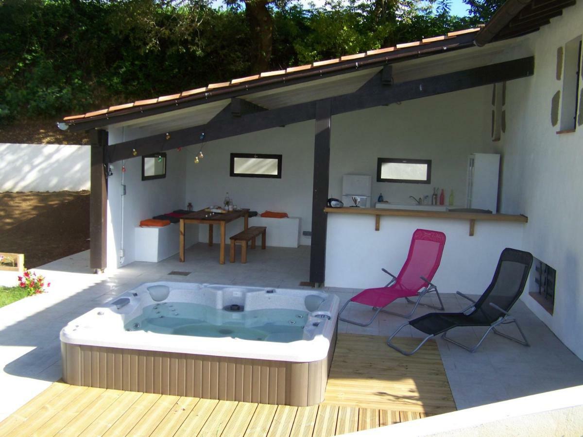 Etxe goxoan chambres d'hôtes avec cuisine été équipée commune et jaccuzi Itxassou Exterior foto